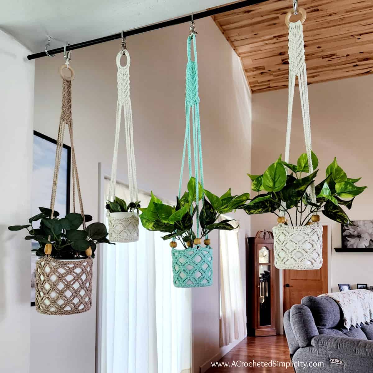Crochet Kit for Beginners: 4 PCS Hanging Potted Plants, Easy