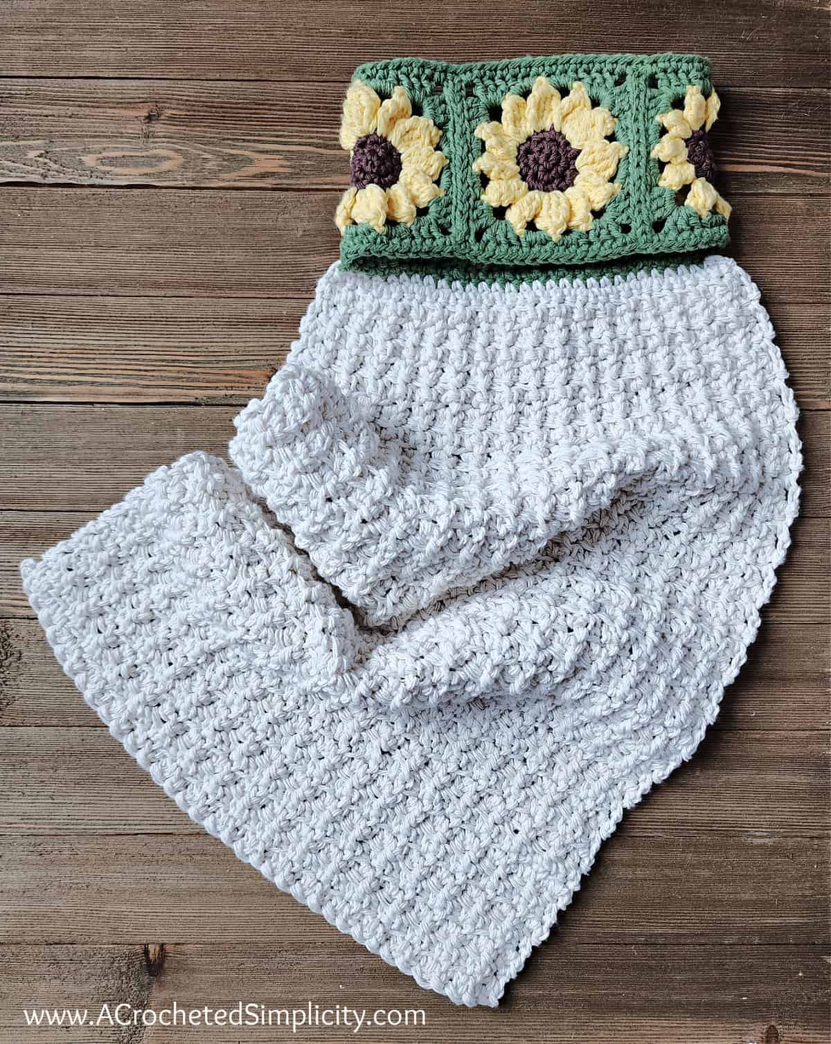 https://www.acrochetedsimplicity.com/wp-content/uploads/2023/08/Sunflower-Crochet-Hand-Towel-5-blog.jpg