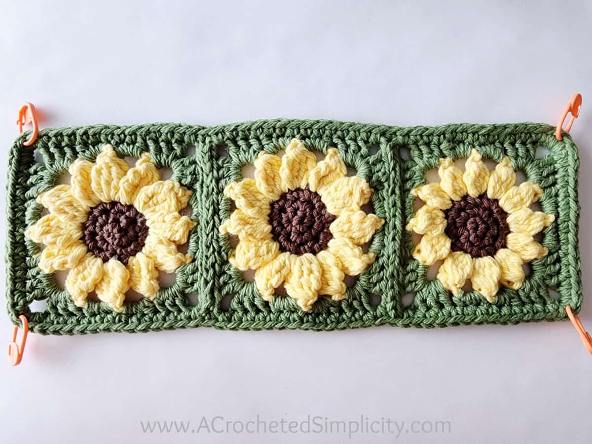 https://www.acrochetedsimplicity.com/wp-content/uploads/2023/08/Sunflower-Crochet-Motif-Photo-Tutorial-30.jpg