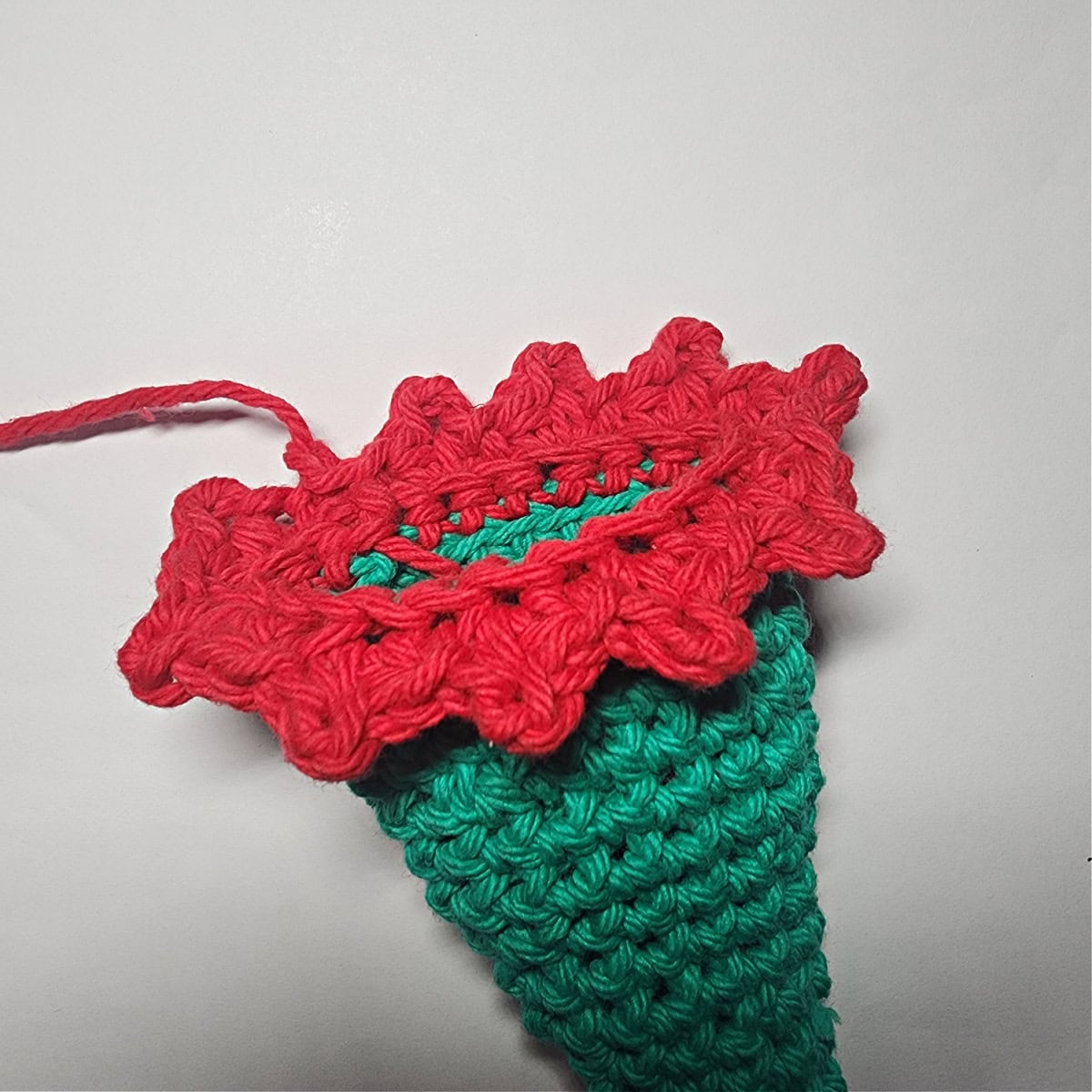 The decorative edge on the crochet elf hat complete.