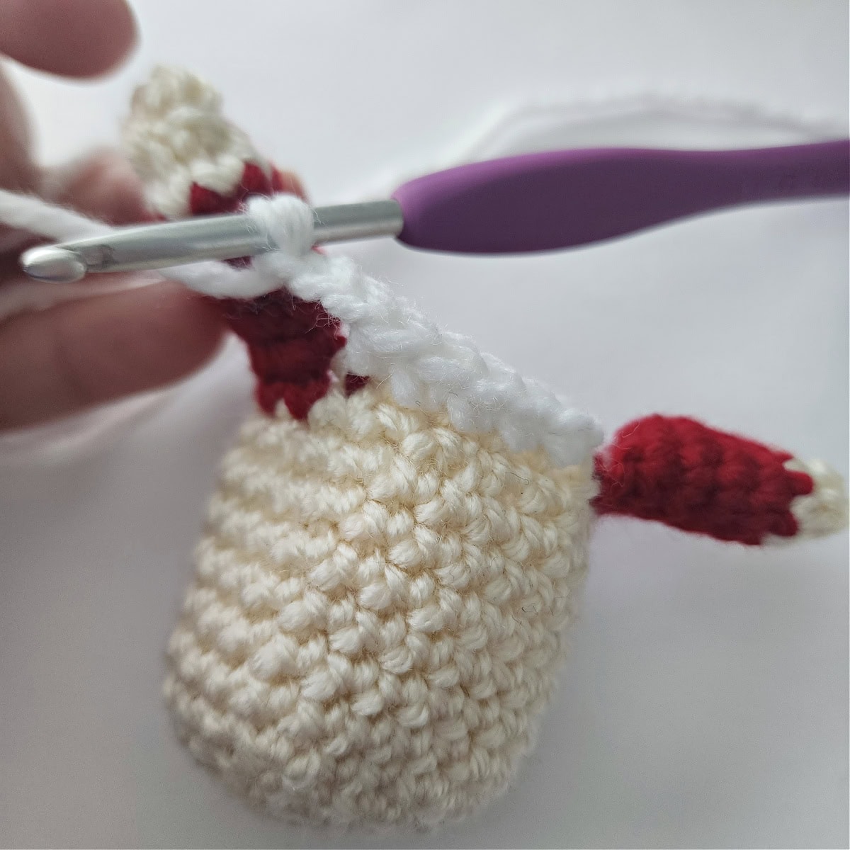 The beginning of Mrs Claus's crochet collar.